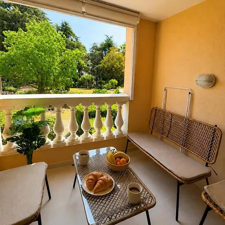 Apartment Francia, Getaway For 2, Pool & Sea