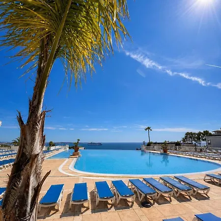 Francia, Getaway For 2, Pool & Sea Apartment