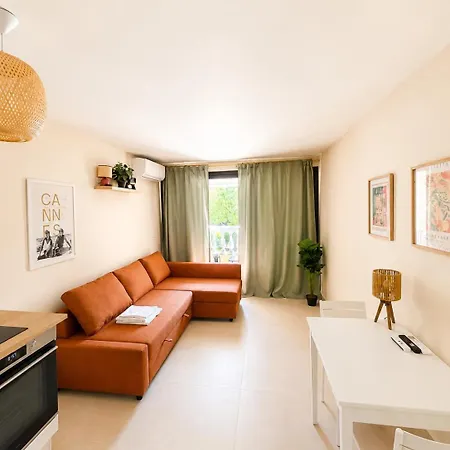 Apartment Francia, Getaway For 2, Pool & Sea