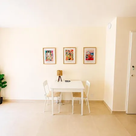Apartment Francia, Getaway For 2, Pool & Sea *