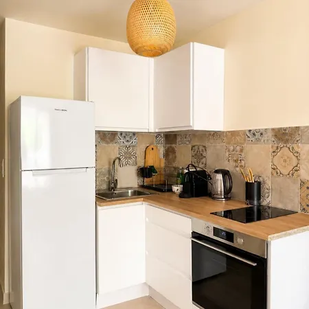 Apartment Francia, Getaway For 2, Pool & Sea *