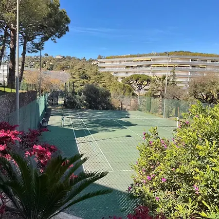 Francia, Getaway For 2, Pool & Sea Cannes
